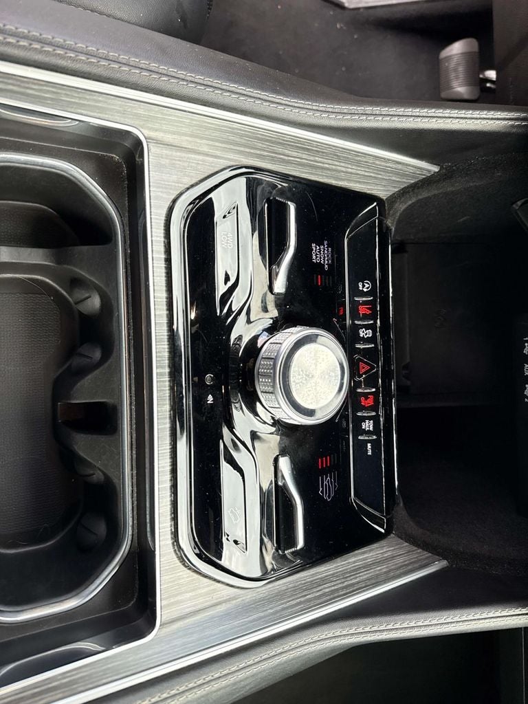 2024 Jeep Wagoneer L Series III