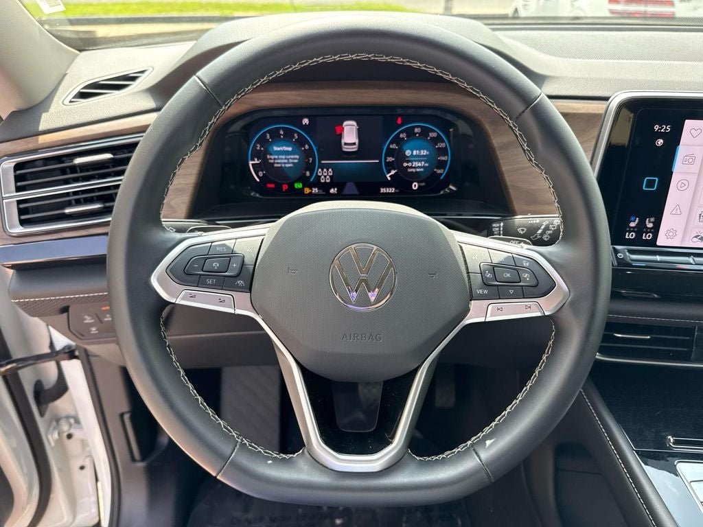 2025 Volkswagen Atlas 2.0T SE w/Technology