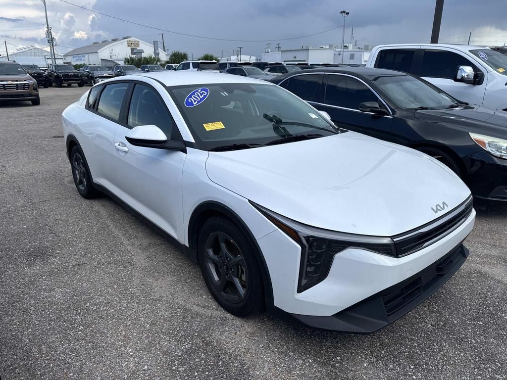 2025 Kia K4 LXS