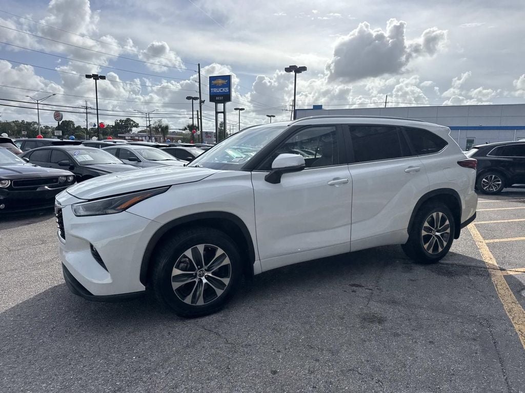 2023 Toyota Highlander XLE
