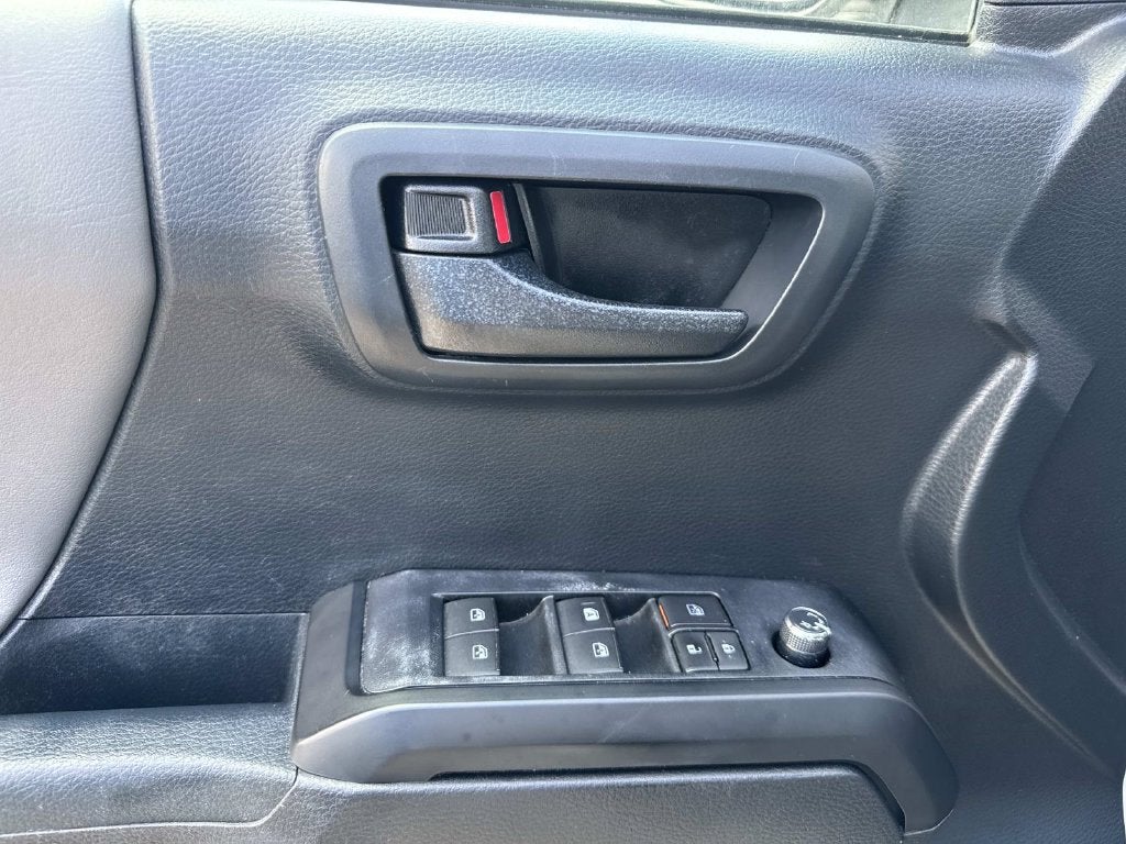 2018 Toyota Tacoma SR