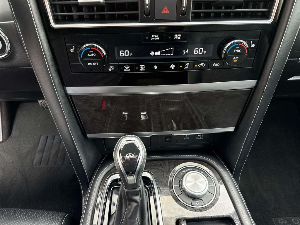 2024 INFINITI QX80 LUXE