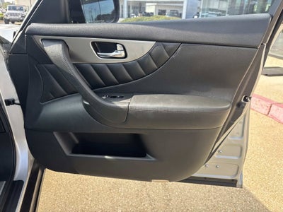 2016 INFINITI QX70 Base