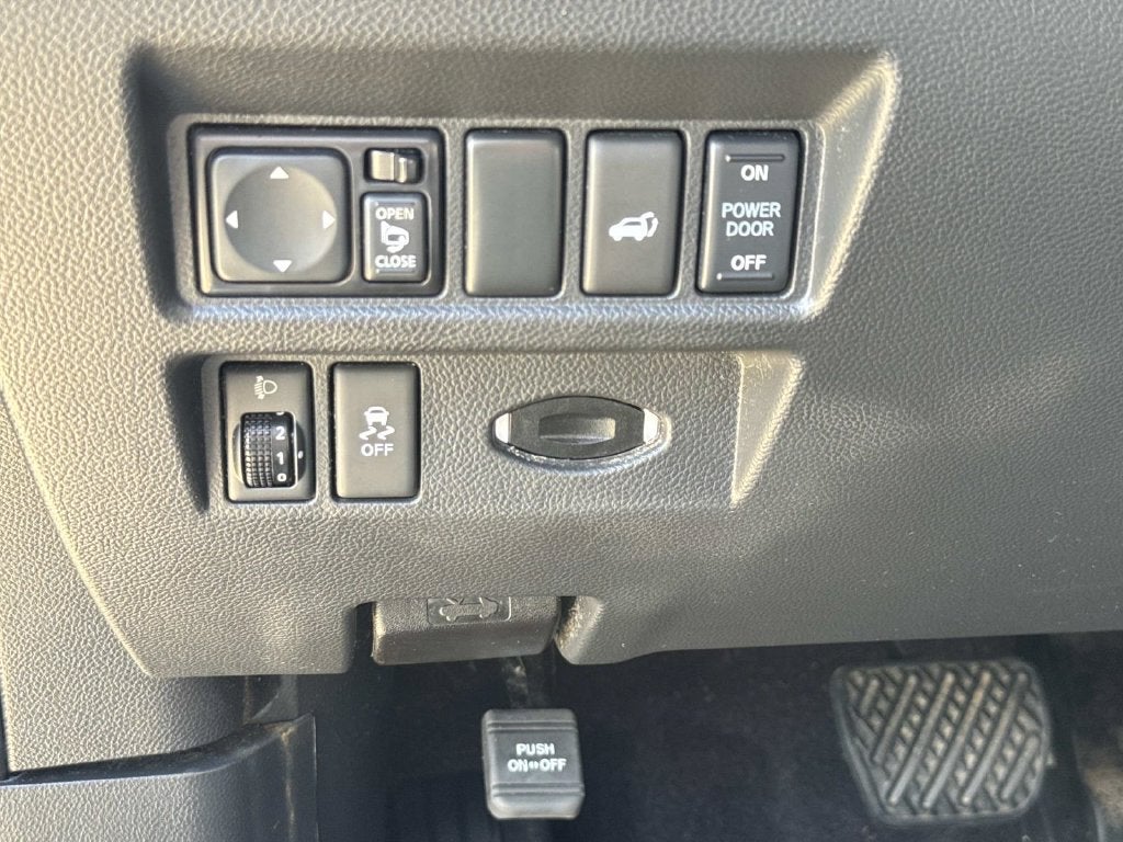 2016 INFINITI QX70 Base