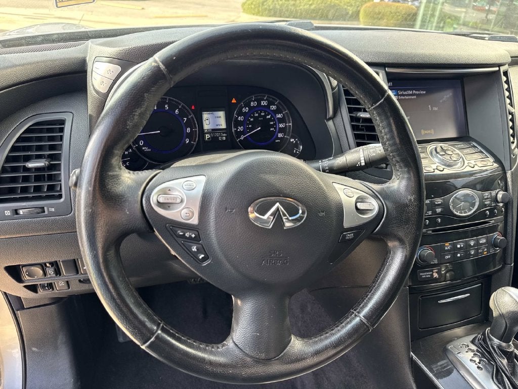 2016 INFINITI QX70 Base