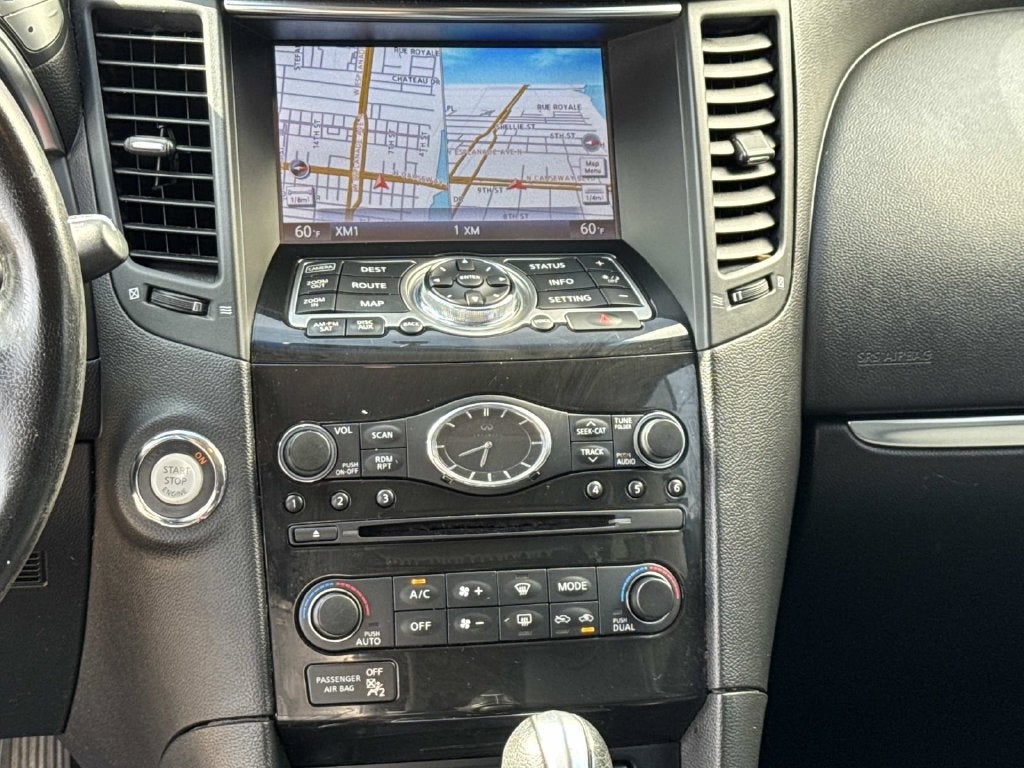 2016 INFINITI QX70 Base