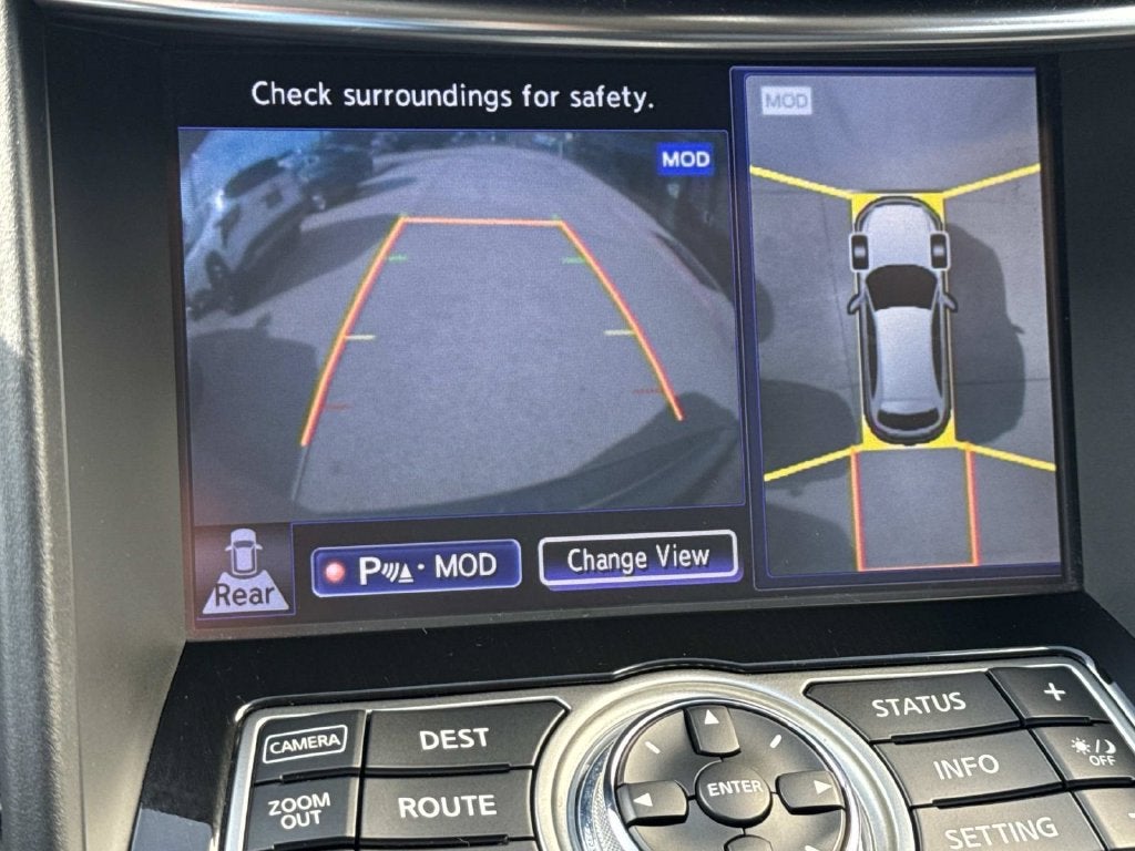 2016 INFINITI QX70 Base