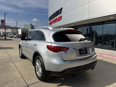 2016 INFINITI QX70 Base