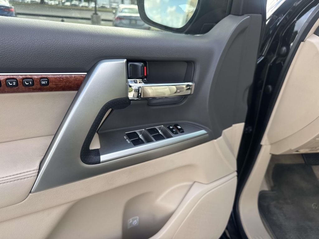 2013 Toyota Land Cruiser Base
