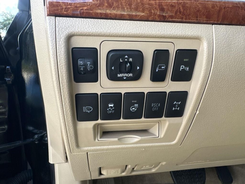 2013 Toyota Land Cruiser Base