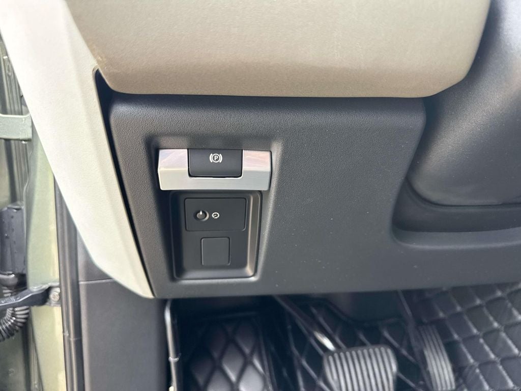 2022 Land Rover Defender 110 S