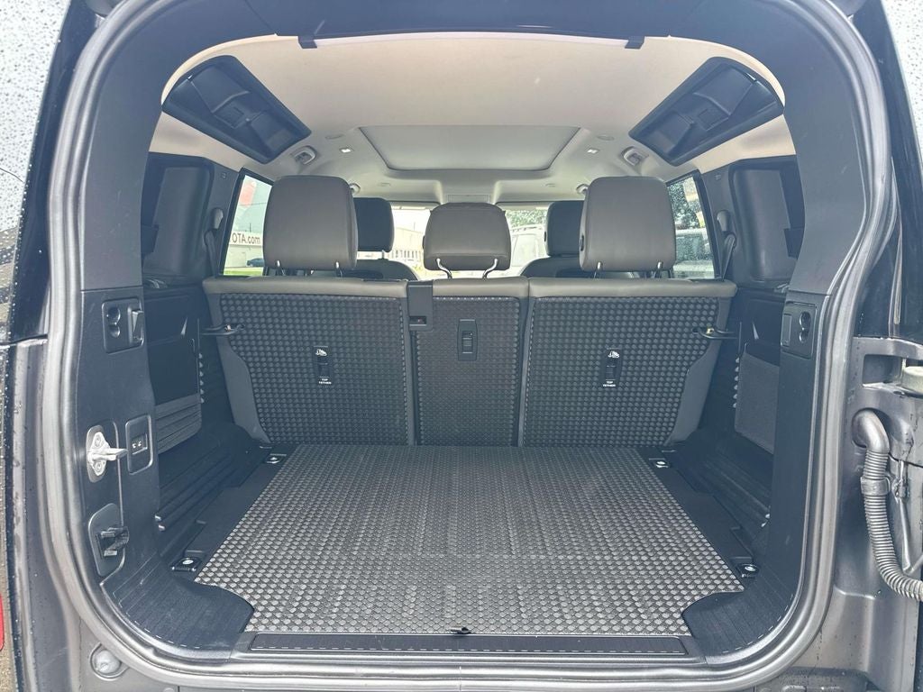 2022 Land Rover Defender 110 S
