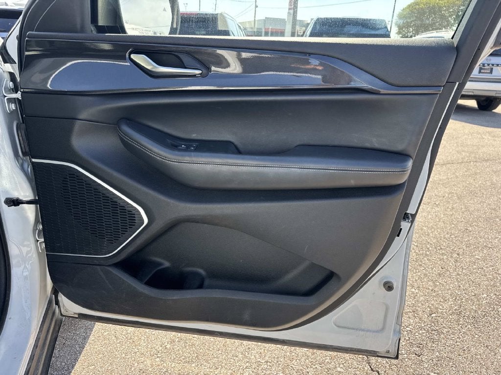 2022 Jeep Grand Cherokee L Altitude