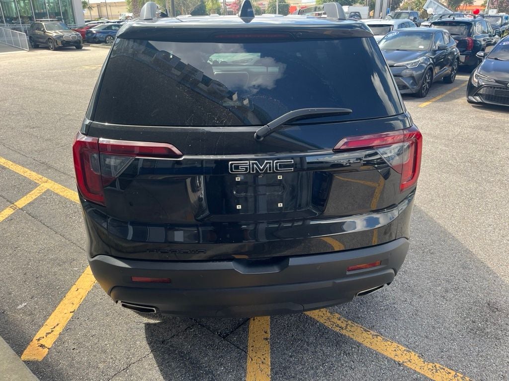 2023 GMC Acadia SLT