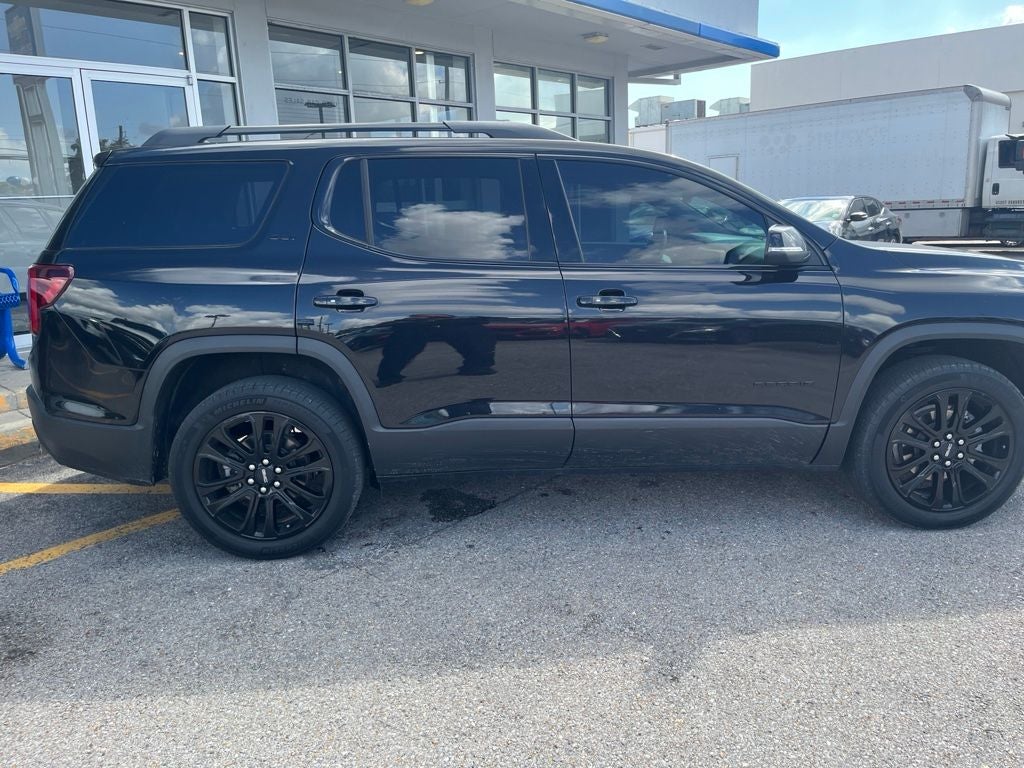 2023 GMC Acadia SLT