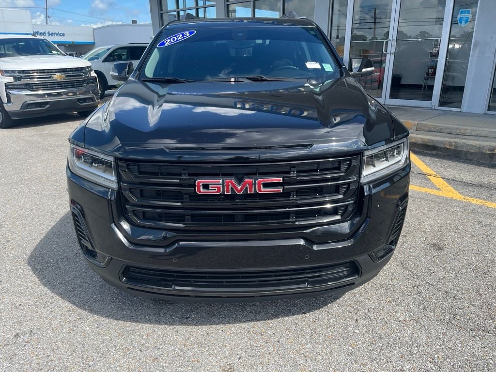 2023 GMC Acadia SLT
