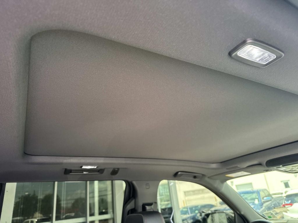 2025 Chevrolet Suburban RST