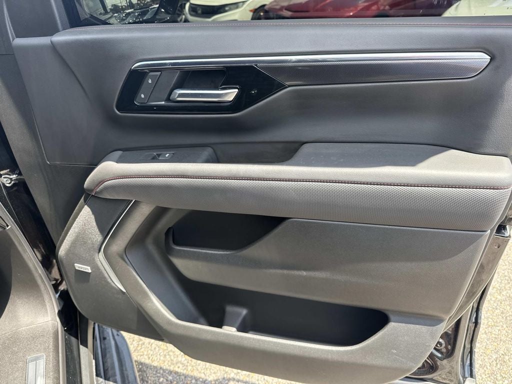 2025 Chevrolet Suburban RST