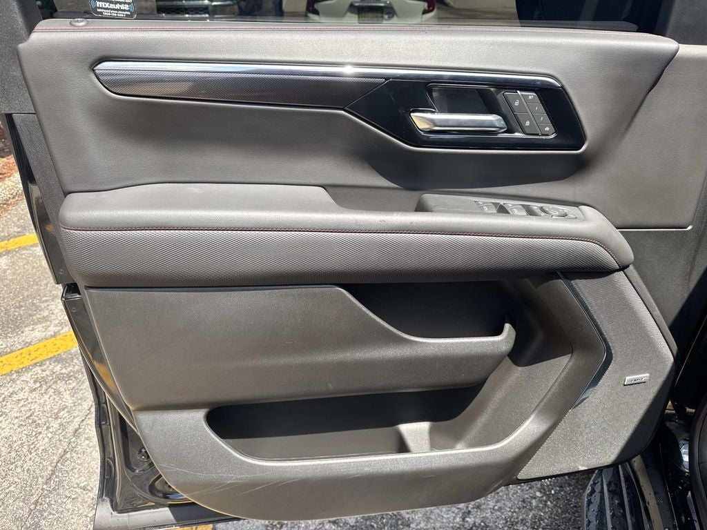 2025 Chevrolet Suburban RST
