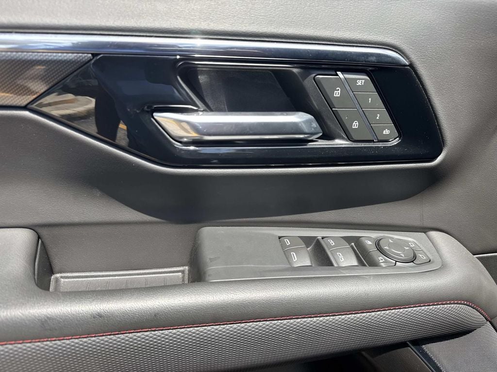 2025 Chevrolet Suburban RST