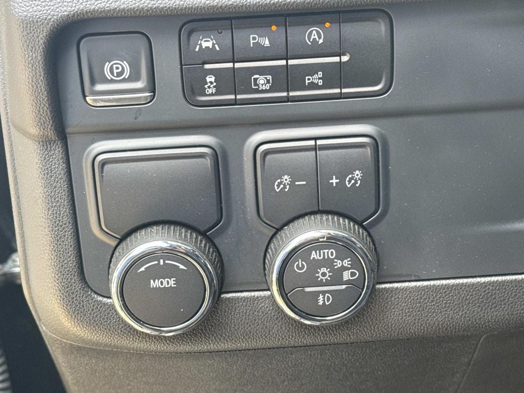 2025 Chevrolet Suburban RST