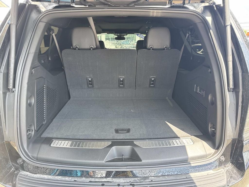 2025 Chevrolet Suburban RST