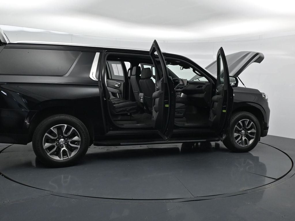 2024 Chevrolet Suburban LT