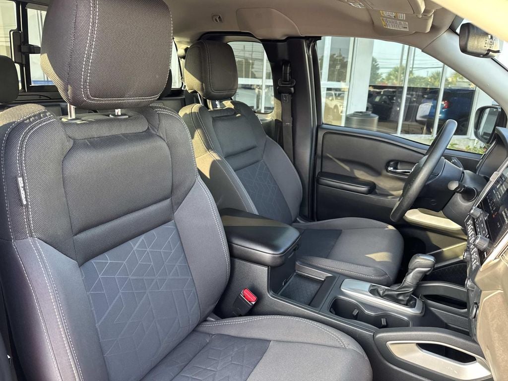 2025 Nissan Frontier SV