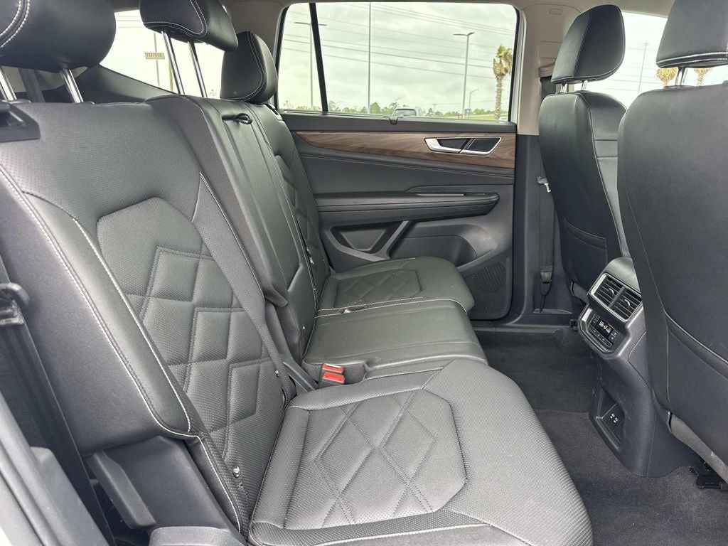2025 Volkswagen Atlas 2.0T SE w/Technology