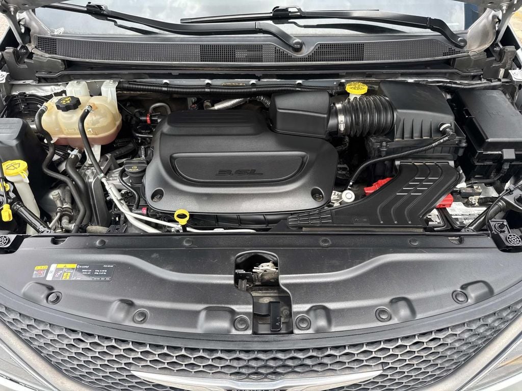 2023 Chrysler Voyager LX
