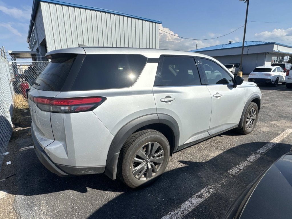 2024 Nissan Pathfinder S