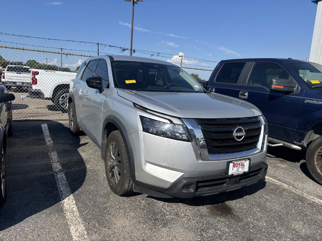 2024 Nissan Pathfinder S