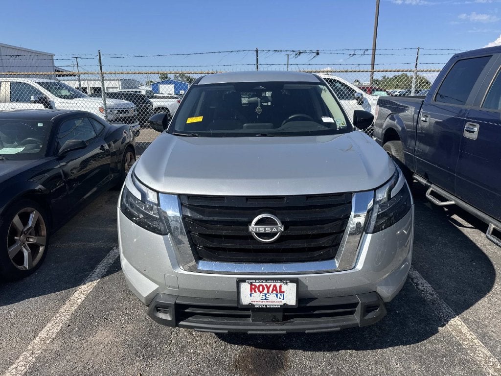 2024 Nissan Pathfinder S