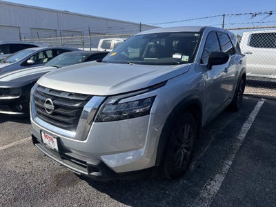 2024 Nissan Pathfinder S