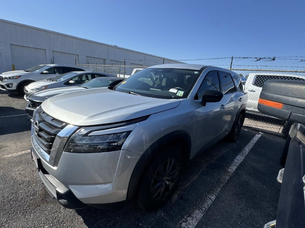 2024 Nissan Pathfinder S