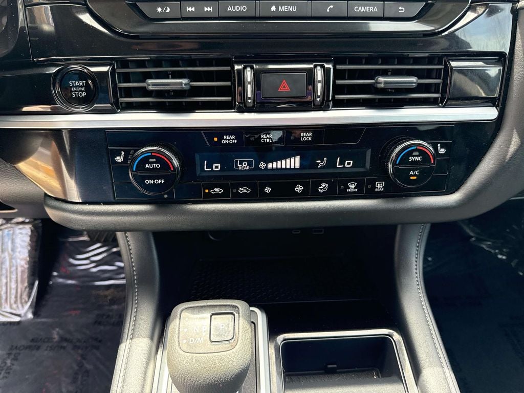 2025 Nissan Pathfinder SV