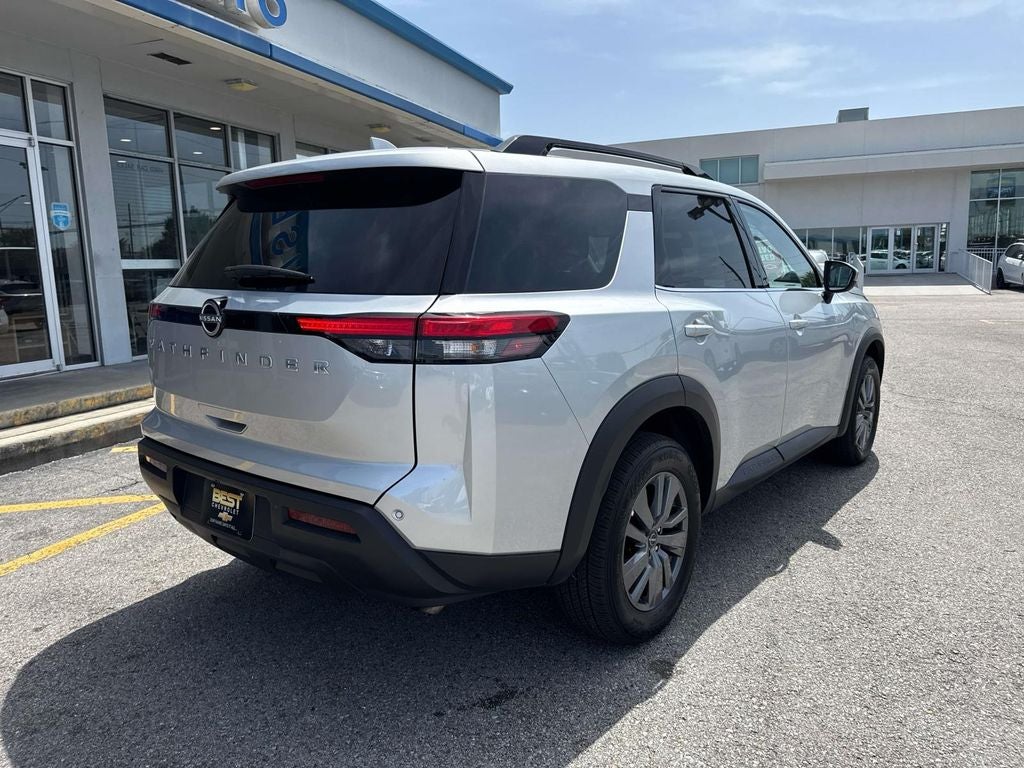 2025 Nissan Pathfinder SV