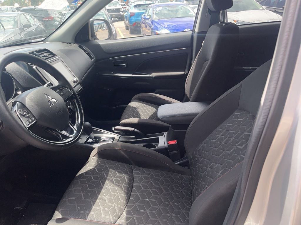 2025 Mitsubishi Outlander Sport 2.0 LE