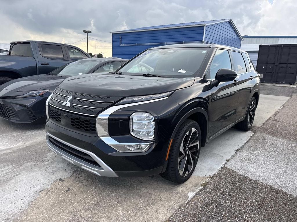2024 Mitsubishi Outlander SE