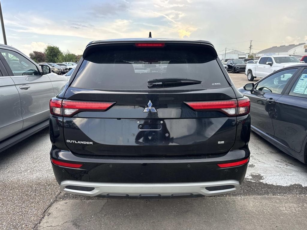 2024 Mitsubishi Outlander SE