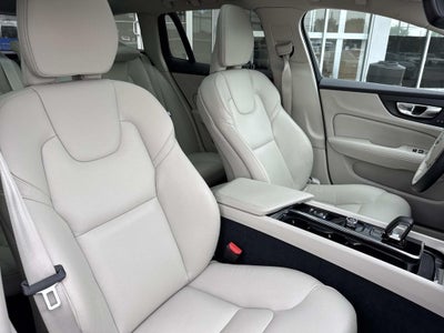 2025 Volvo V60 Cross Country B5 Plus
