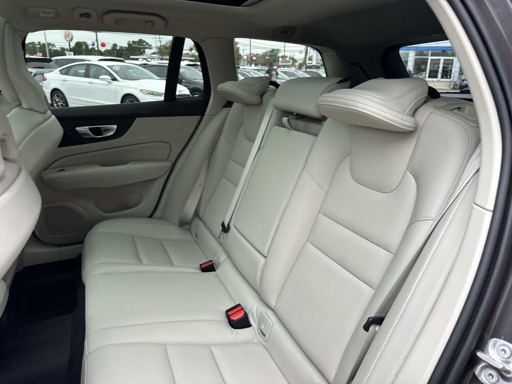 2025 Volvo V60 Cross Country B5 Plus
