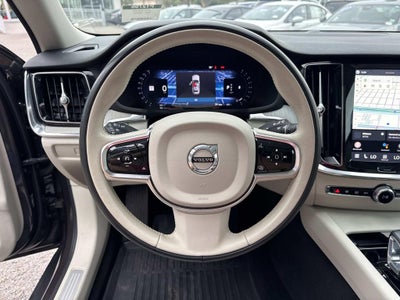 2025 Volvo V60 Cross Country B5 Plus