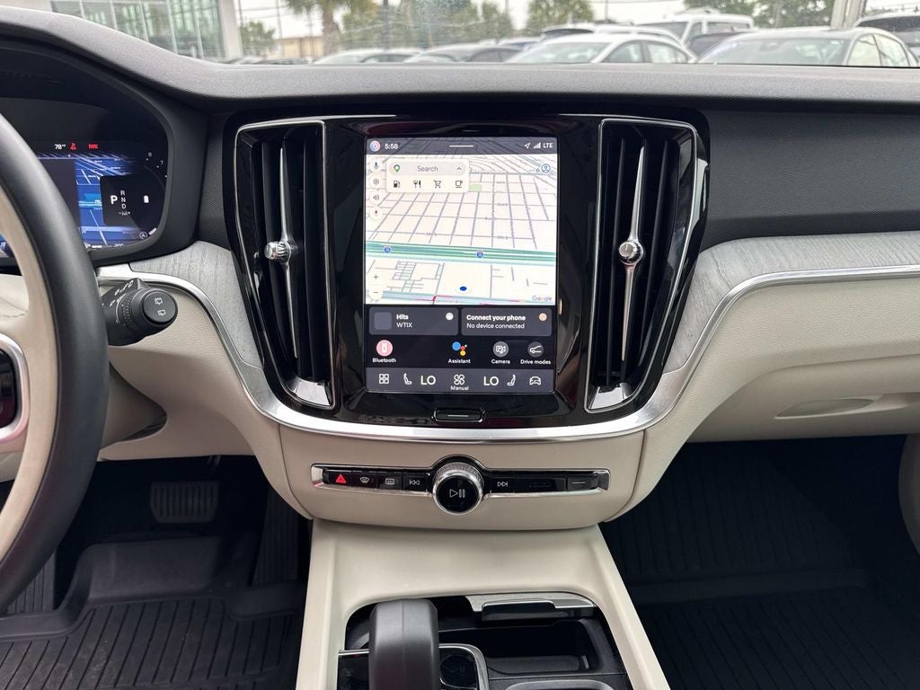 2025 Volvo V60 Cross Country B5 Plus
