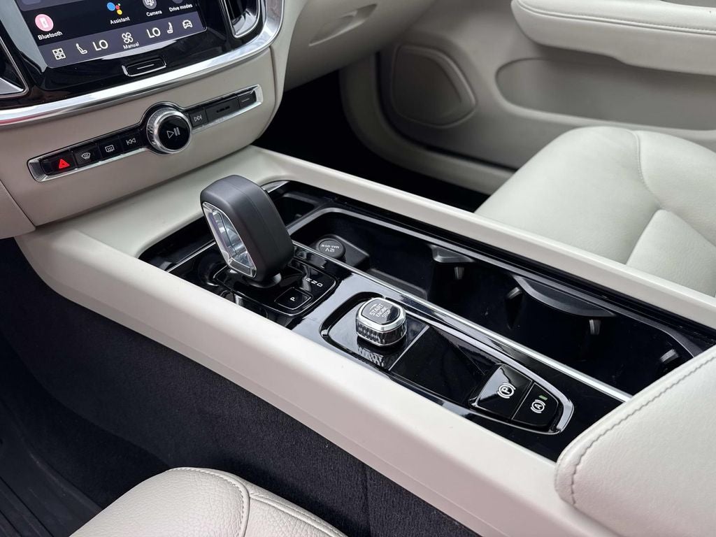 2025 Volvo V60 Cross Country B5 Plus