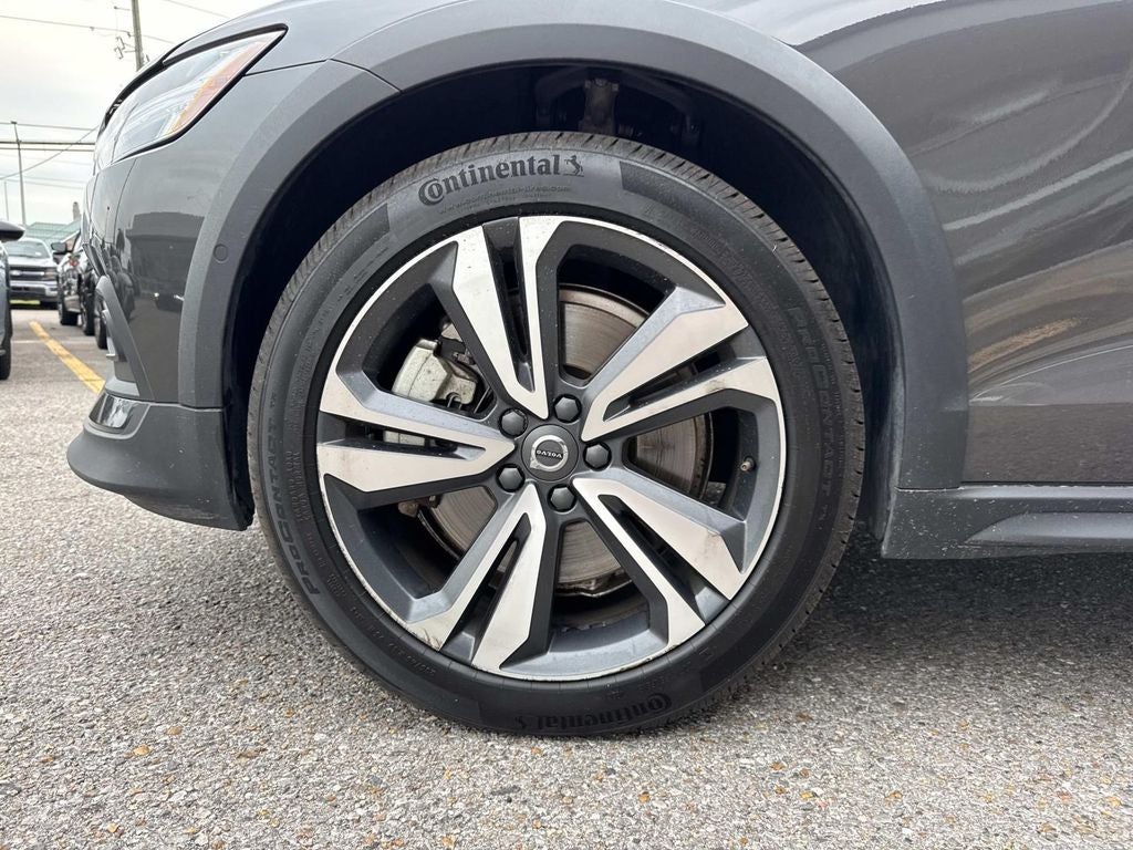 2025 Volvo V60 Cross Country B5 Plus