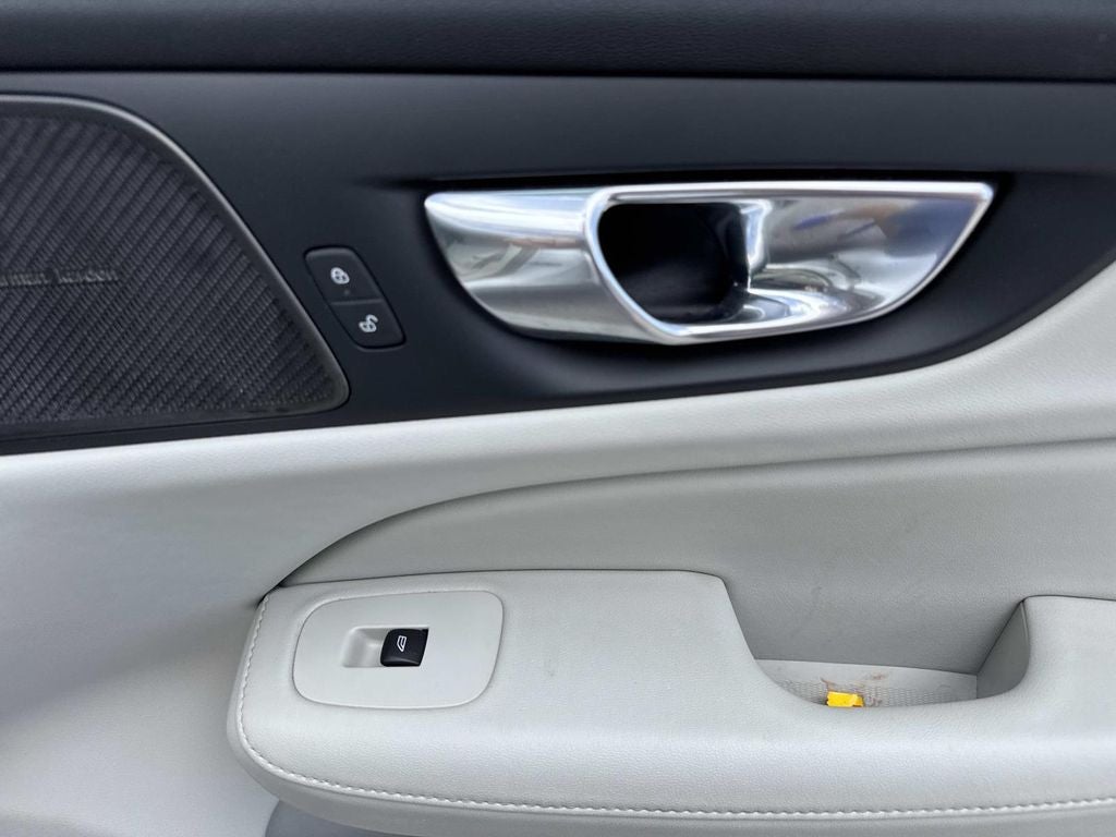 2025 Volvo V60 Cross Country B5 Plus