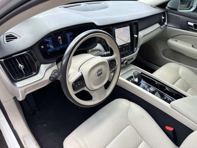 2025 Volvo V60 Cross Country B5 Plus