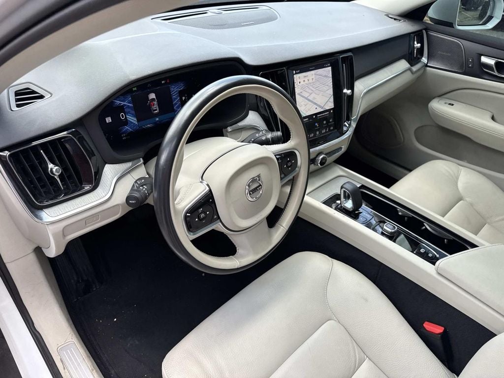2025 Volvo V60 Cross Country B5 Plus