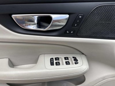 2025 Volvo V60 Cross Country B5 Plus